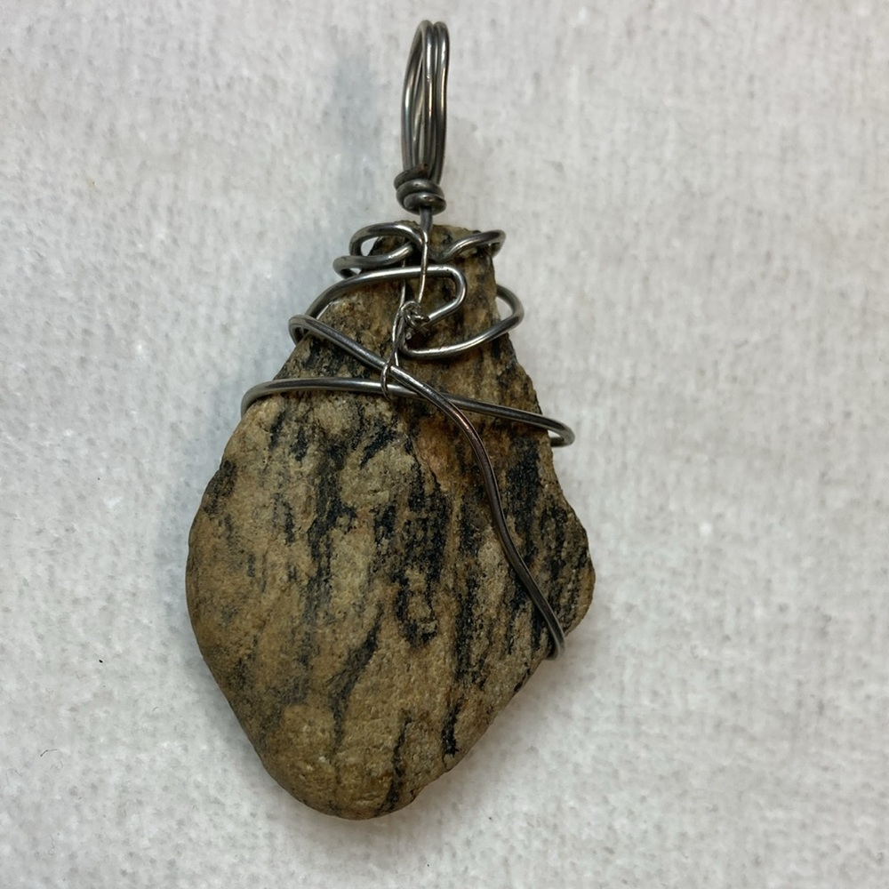 Stone Pendant Wire Wrapped - Picture 4 of 4